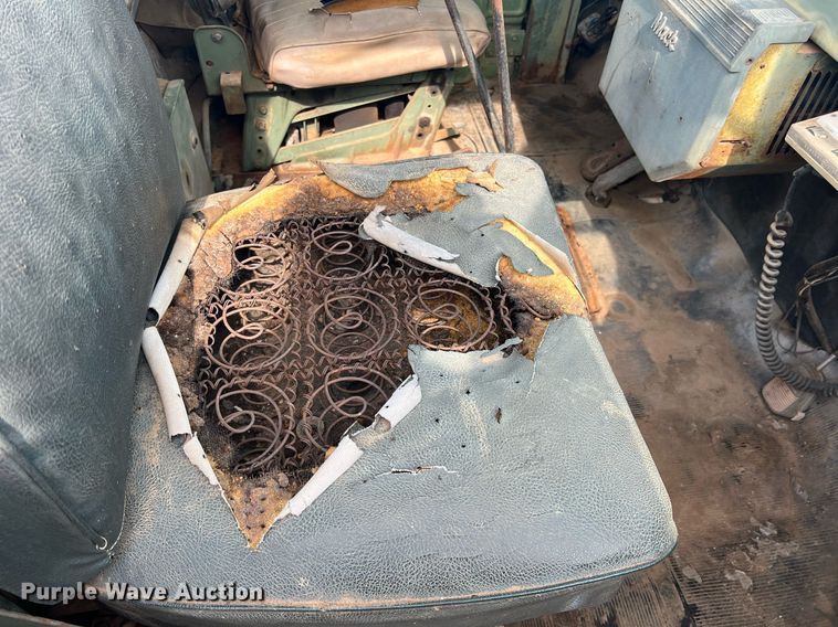 image for item DN3014 1971 Mack R685ST  semi truck