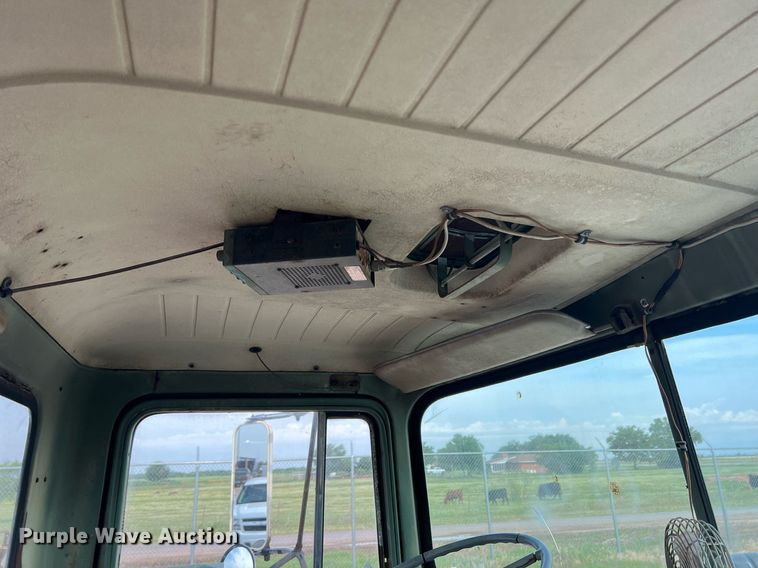 image for item DN3014 1971 Mack R685ST  semi truck