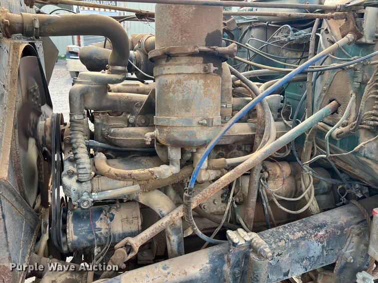 image for item DN3014 1971 Mack R685ST  semi truck