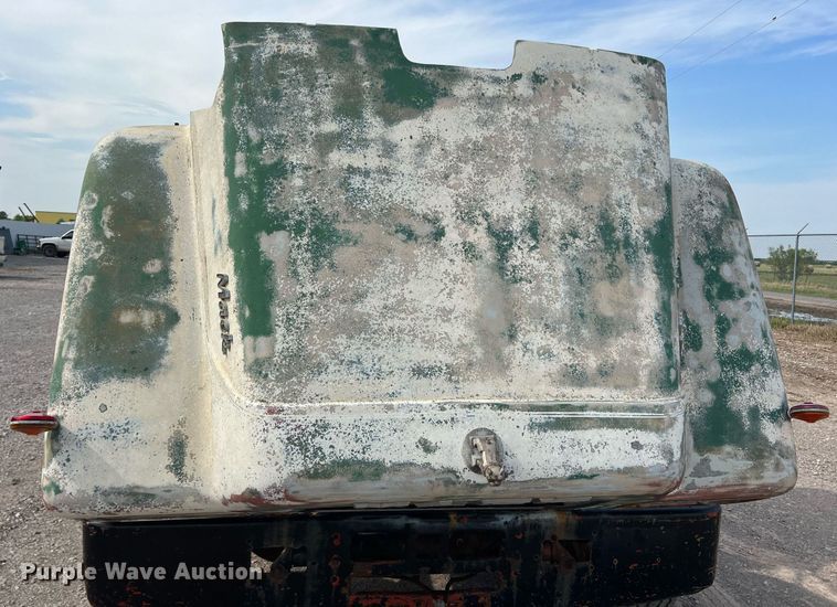 image for item DN3014 1971 Mack R685ST  semi truck