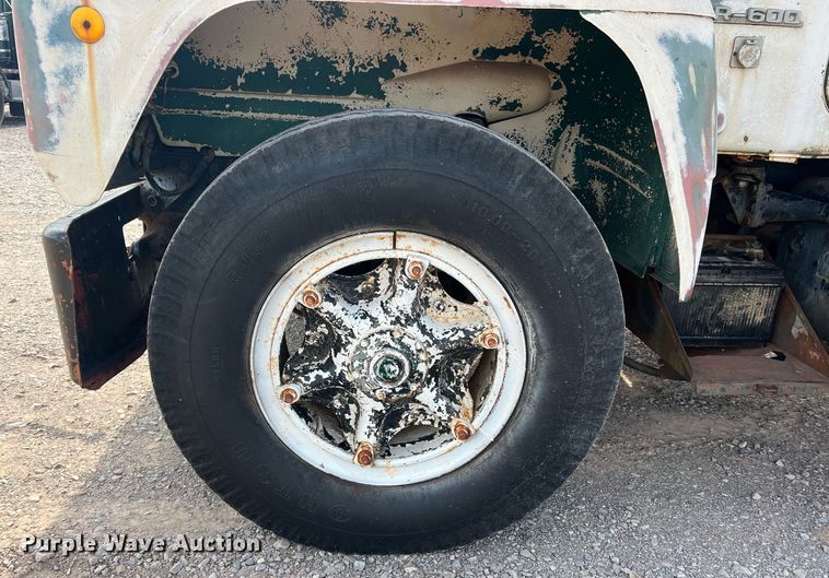 image for item DN3014 1971 Mack R685ST  semi truck