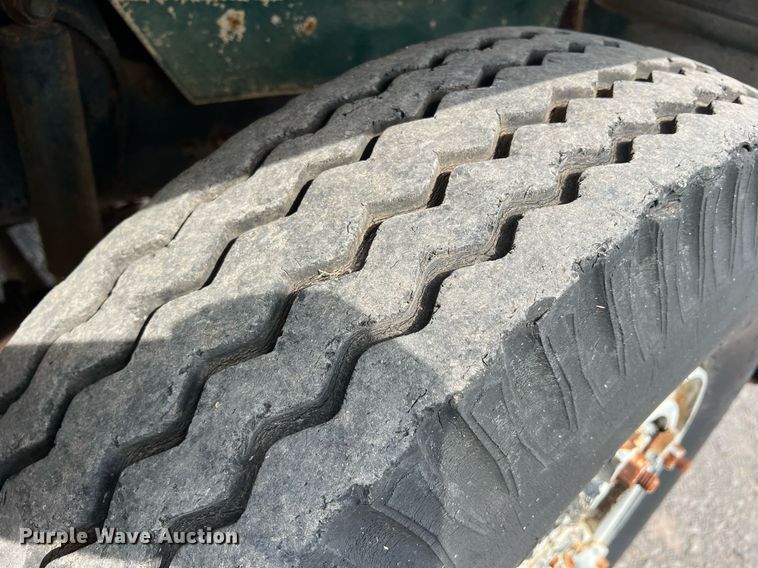 image for item DN3014 1971 Mack R685ST  semi truck