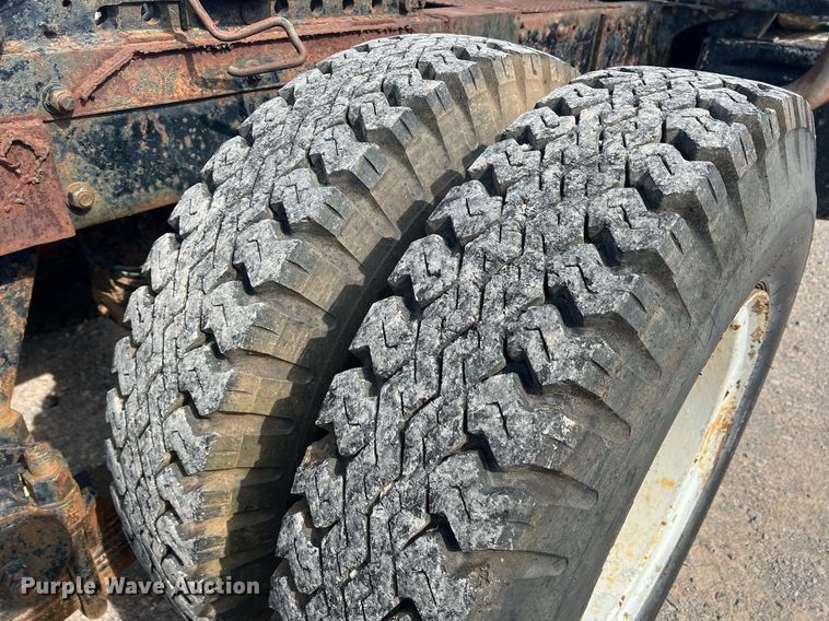 image for item DN3014 1971 Mack R685ST  semi truck