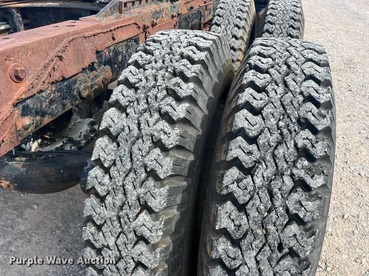 image for item DN3014 1971 Mack R685ST  semi truck