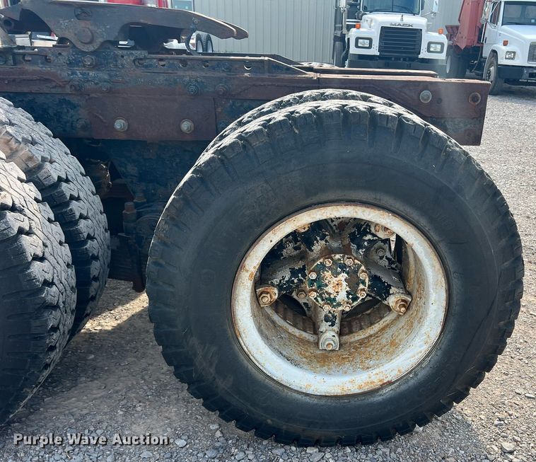 image for item DN3014 1971 Mack R685ST  semi truck