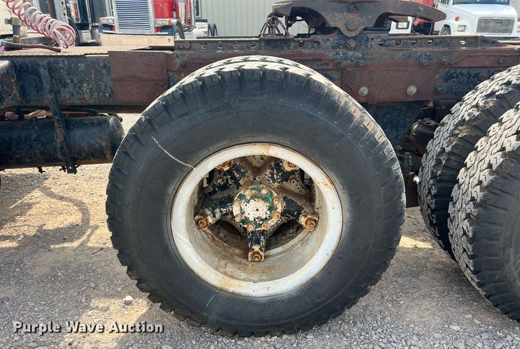 image for item DN3014 1971 Mack R685ST  semi truck