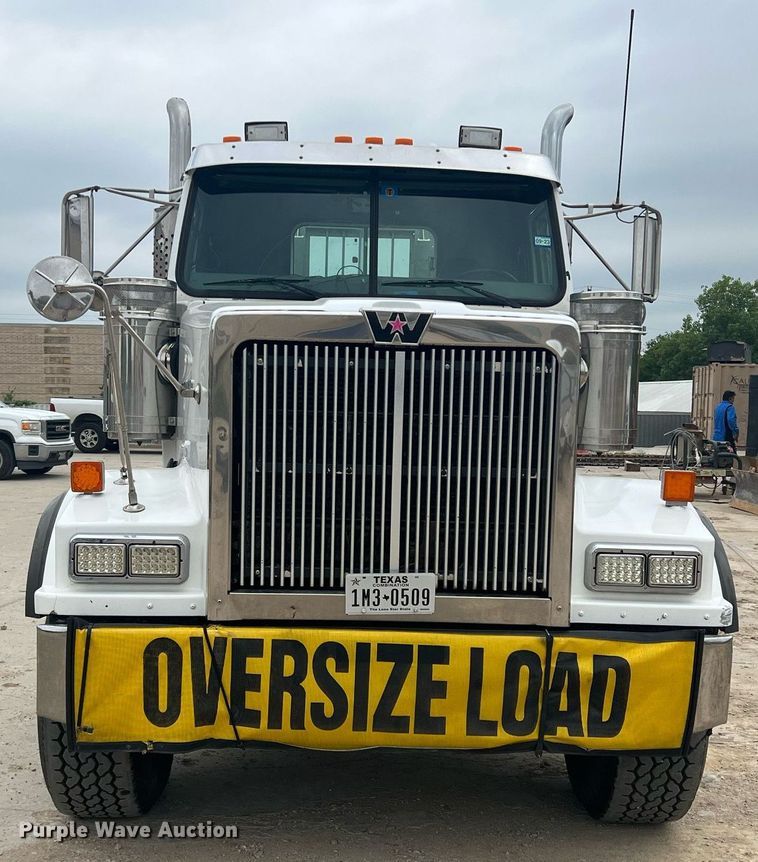 image for item DN3039 2007 Western Star 4900  semi truck