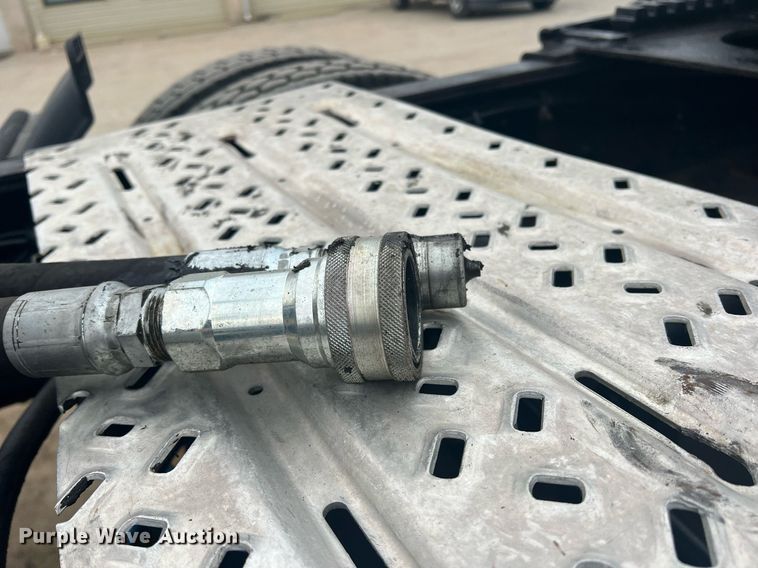 image for item DN3039 2007 Western Star 4900  semi truck