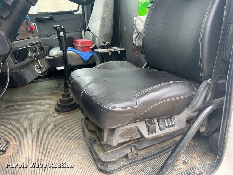 image for item DN3039 2007 Western Star 4900  semi truck