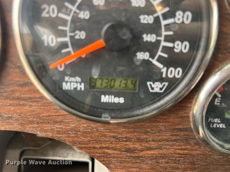 image for item DN3039 2007 Western Star 4900  semi truck