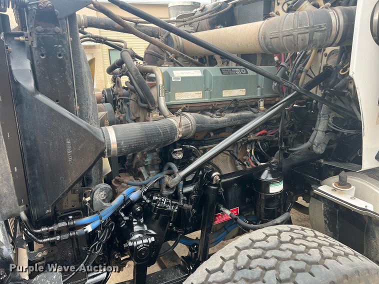 image for item DN3039 2007 Western Star 4900  semi truck