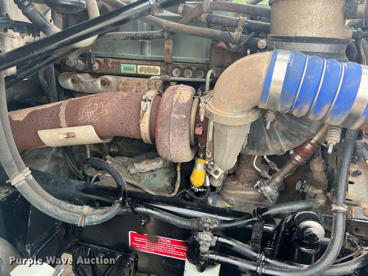 image for item DN3039 2007 Western Star 4900  semi truck