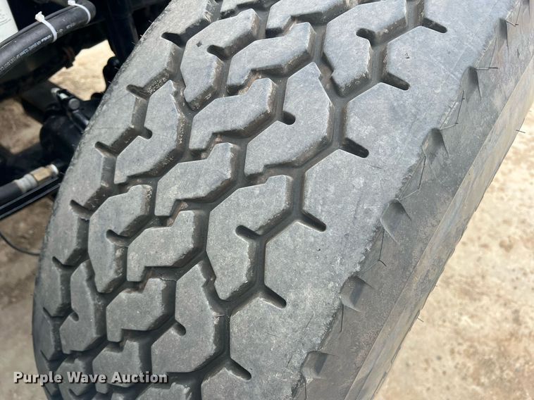 image for item DN3039 2007 Western Star 4900  semi truck