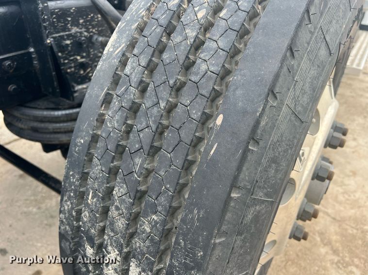 image for item DN3039 2007 Western Star 4900  semi truck