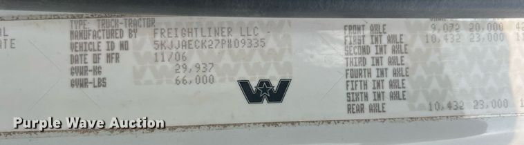 image for item DN3039 2007 Western Star 4900  semi truck