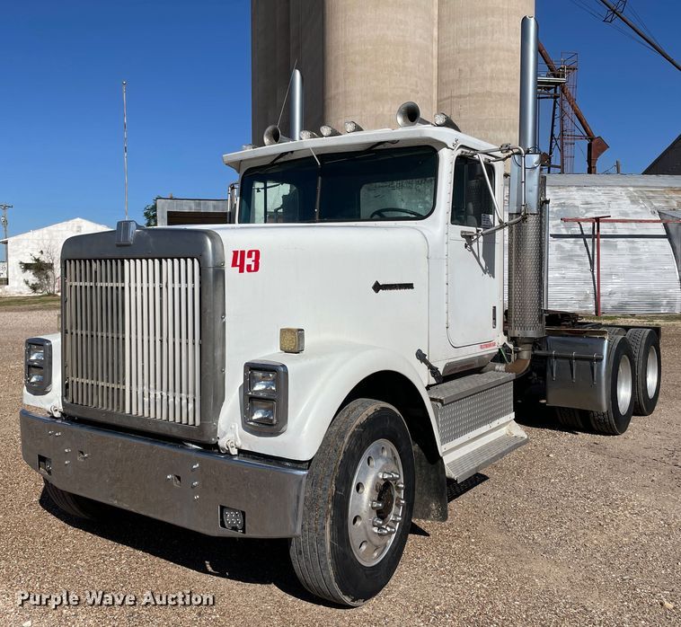 image for item DN4665 1987 International 9370  semi truck