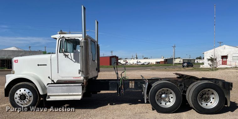 image for item DN4665 1987 International 9370  semi truck