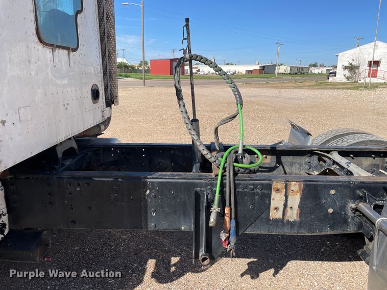 image for item DN4665 1987 International 9370  semi truck