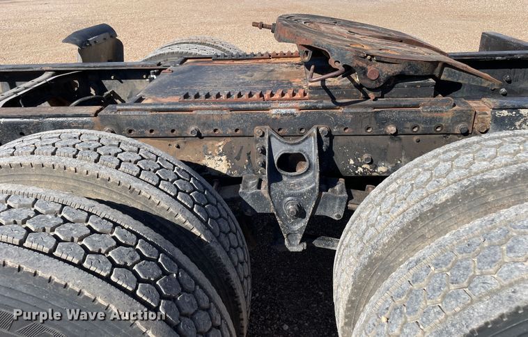 image for item DN4665 1987 International 9370  semi truck