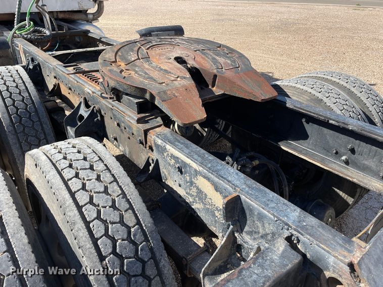 image for item DN4665 1987 International 9370  semi truck