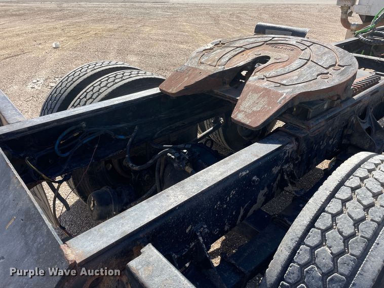 image for item DN4665 1987 International 9370  semi truck