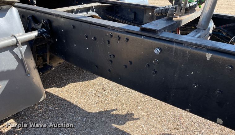 image for item DN4665 1987 International 9370  semi truck