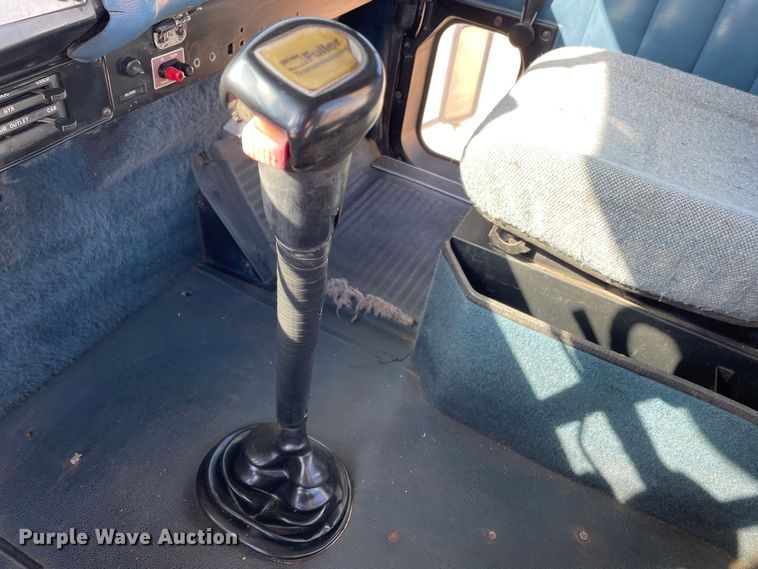 image for item DN4665 1987 International 9370  semi truck