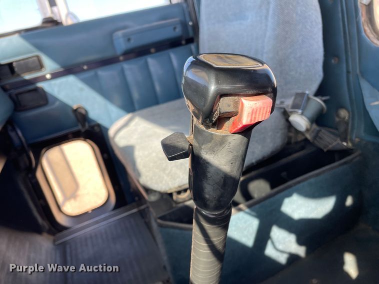 image for item DN4665 1987 International 9370  semi truck