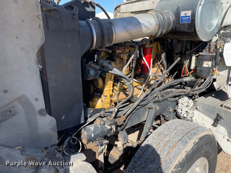 image for item DN4665 1987 International 9370  semi truck