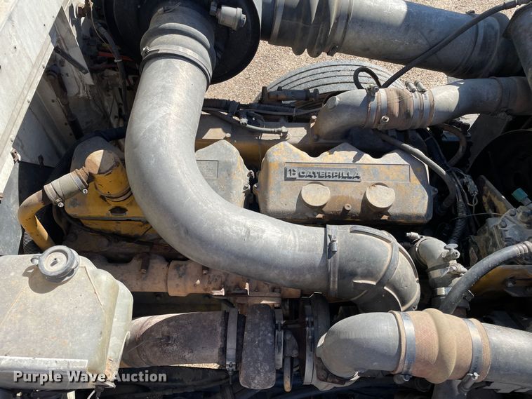 image for item DN4665 1987 International 9370  semi truck