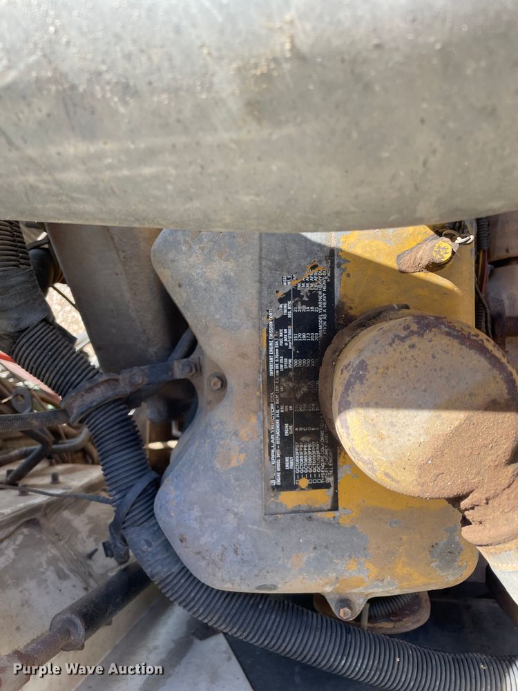 image for item DN4665 1987 International 9370  semi truck