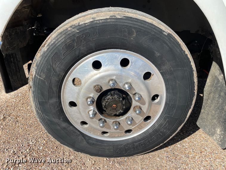 image for item DN4665 1987 International 9370  semi truck