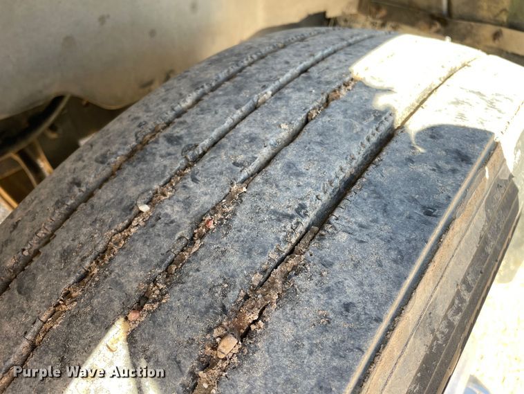 image for item DN4665 1987 International 9370  semi truck