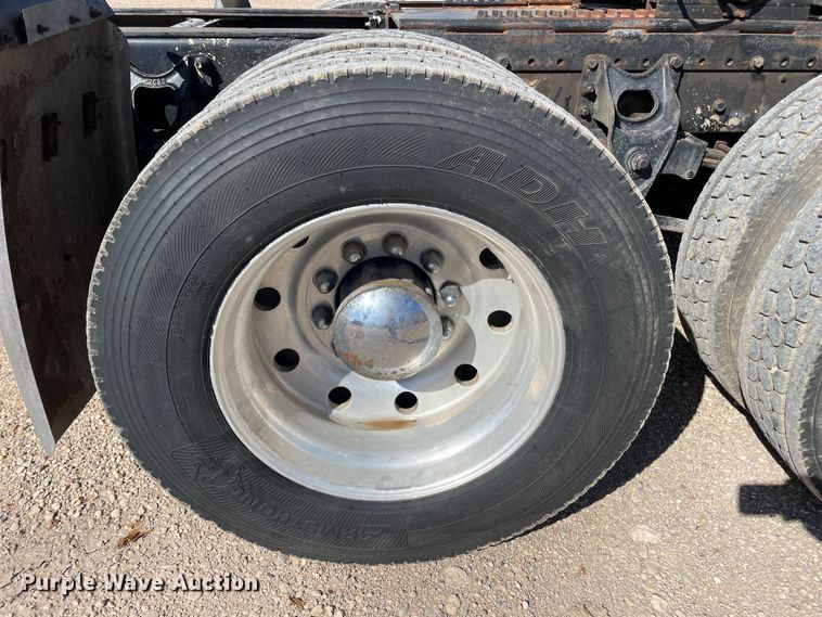 image for item DN4665 1987 International 9370  semi truck