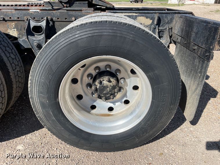 image for item DN4665 1987 International 9370  semi truck