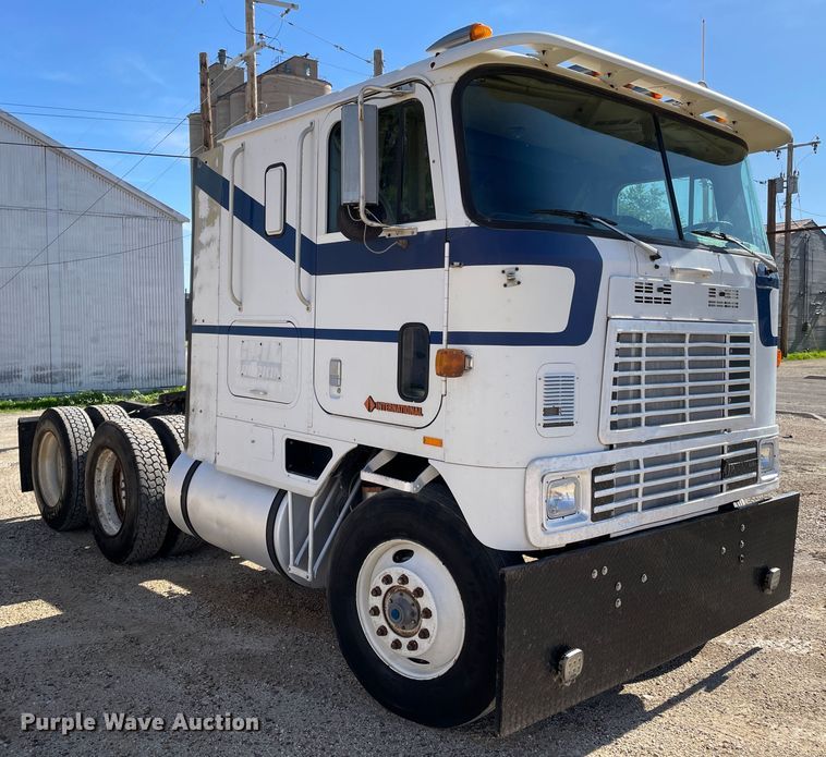 image for item DN4666 1989 International COF-9670  semi truck