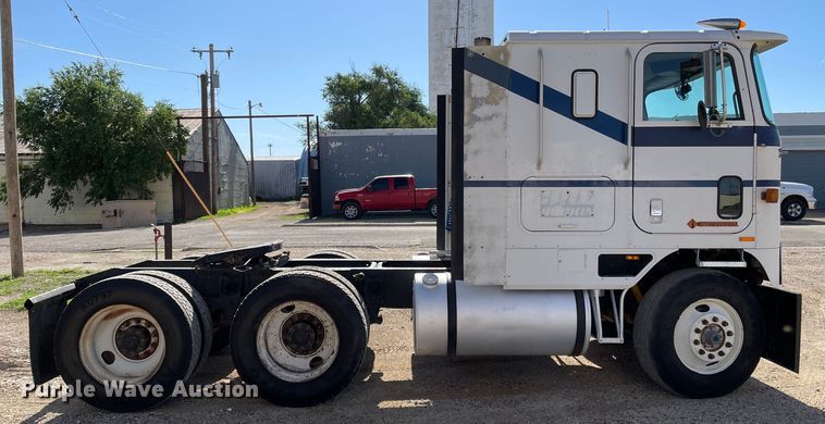 image for item DN4666 1989 International COF-9670  semi truck