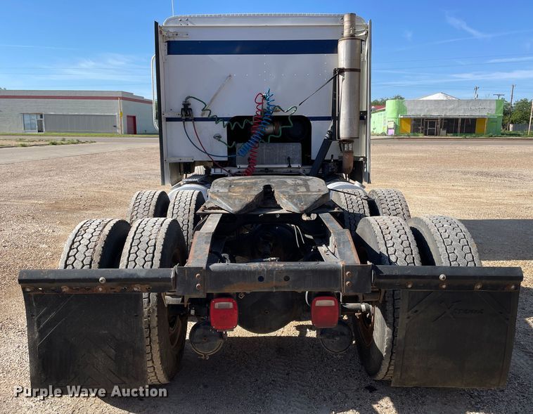 image for item DN4666 1989 International COF-9670  semi truck