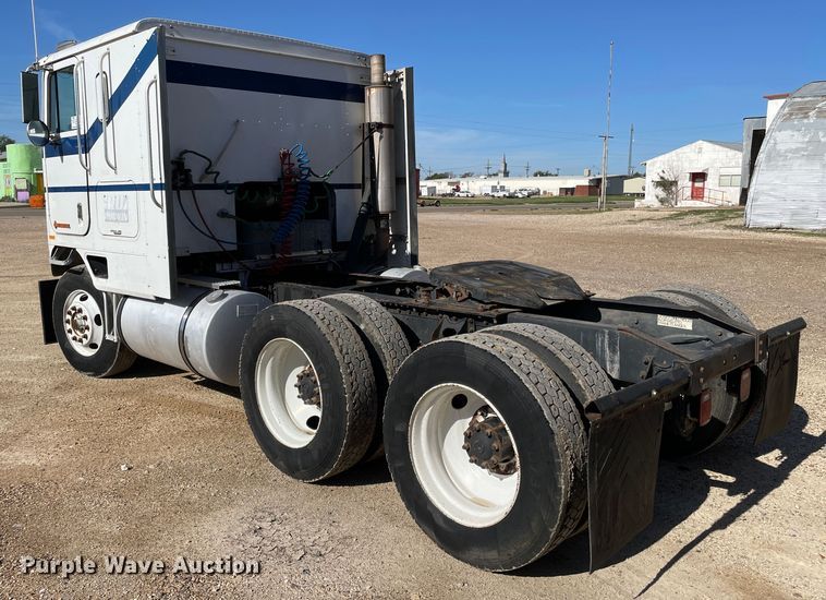 image for item DN4666 1989 International COF-9670  semi truck