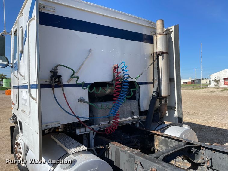 image for item DN4666 1989 International COF-9670  semi truck