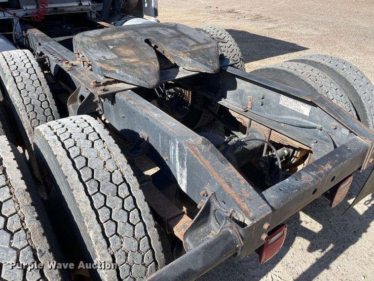 image for item DN4666 1989 International COF-9670  semi truck