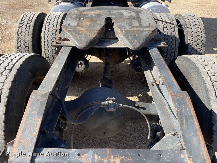 image for item DN4666 1989 International COF-9670  semi truck