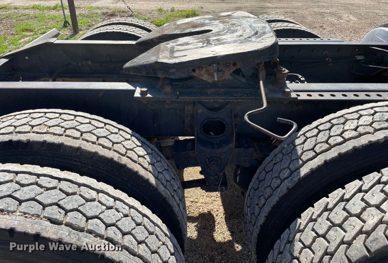 image for item DN4666 1989 International COF-9670  semi truck