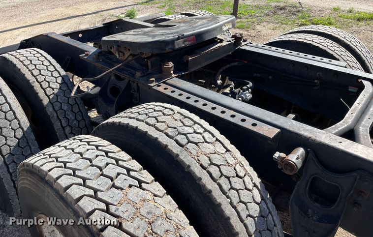 image for item DN4666 1989 International COF-9670  semi truck