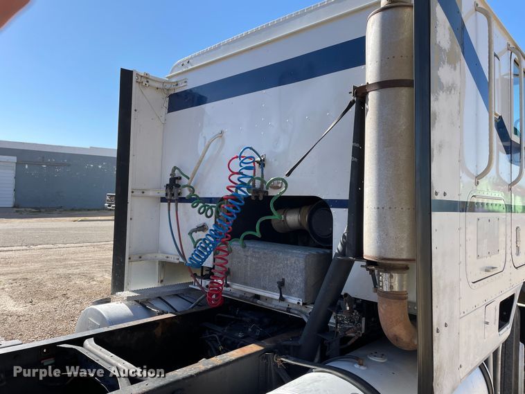 image for item DN4666 1989 International COF-9670  semi truck