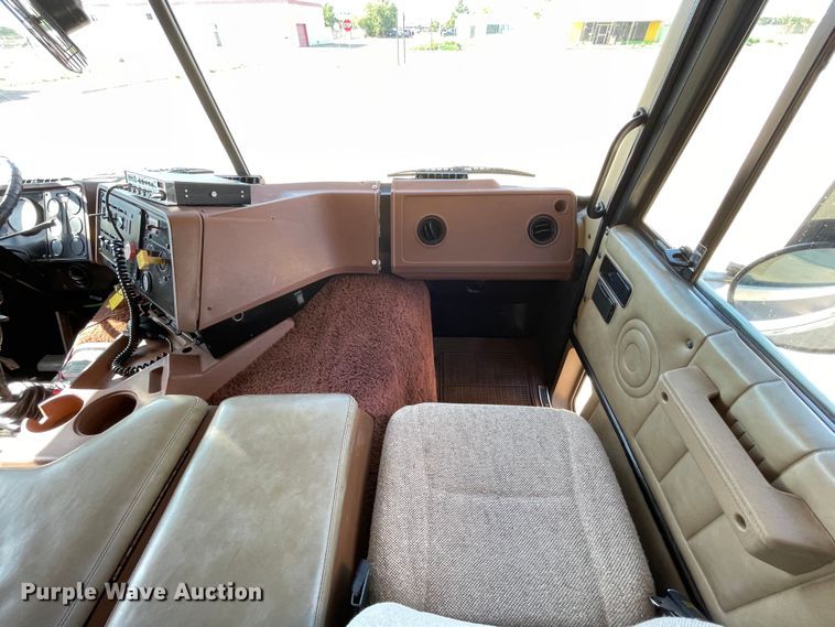 image for item DN4666 1989 International COF-9670  semi truck