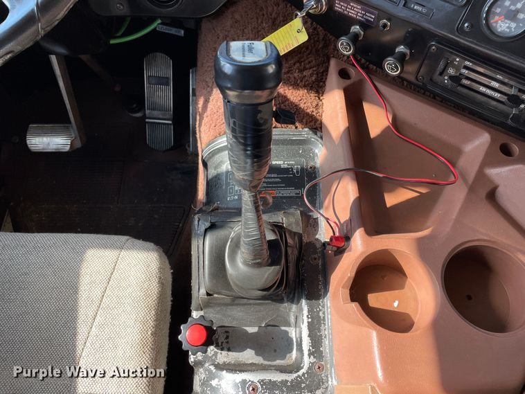 image for item DN4666 1989 International COF-9670  semi truck