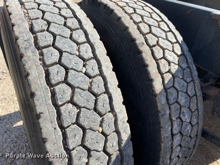 image for item DN4666 1989 International COF-9670  semi truck