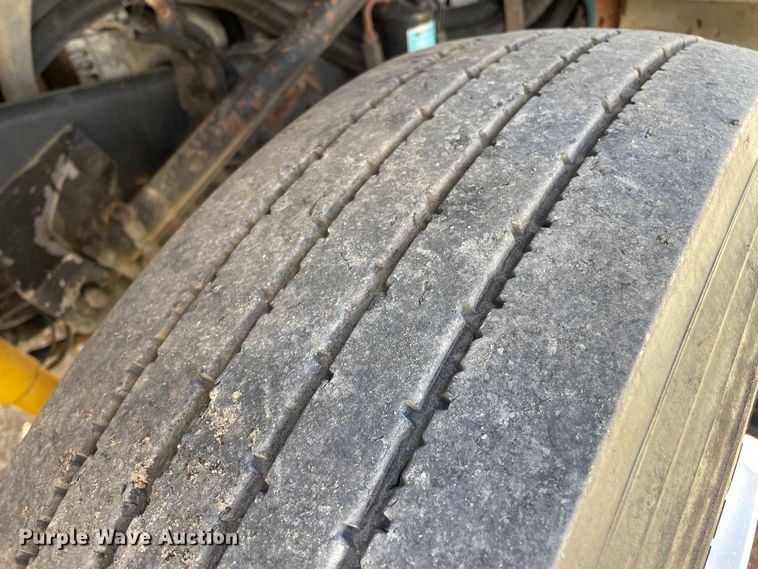 image for item DN4666 1989 International COF-9670  semi truck