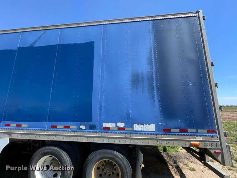image for item DN4668 2001 Manac 48TAV  dry van trailer